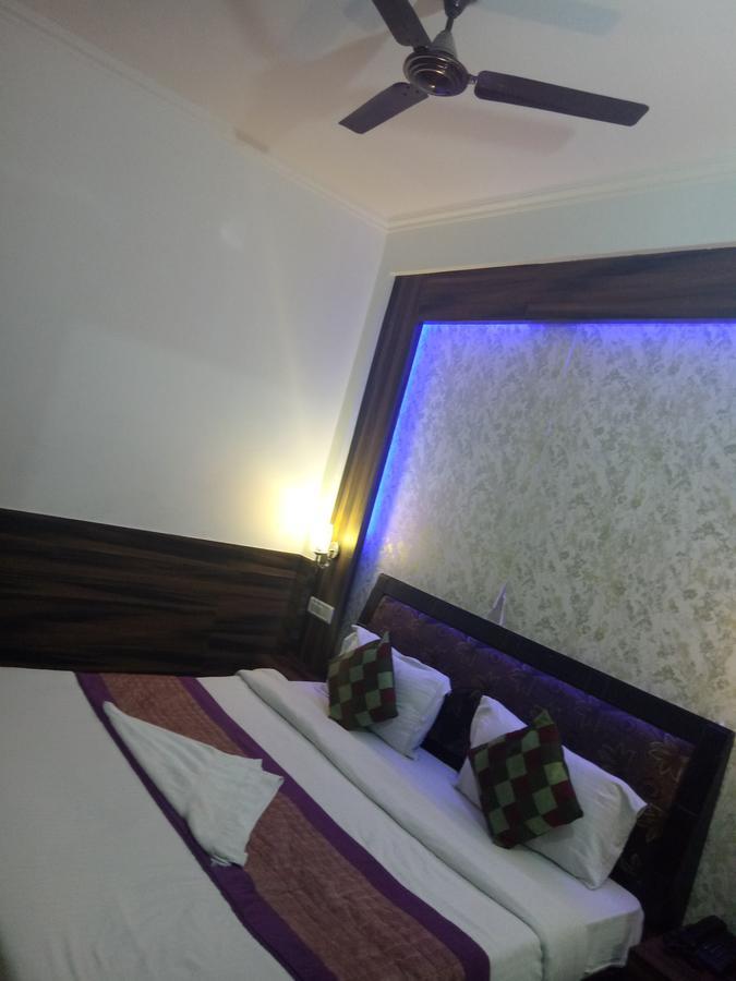 Hotel Perfect Palace ニューデリー エクステリア 写真